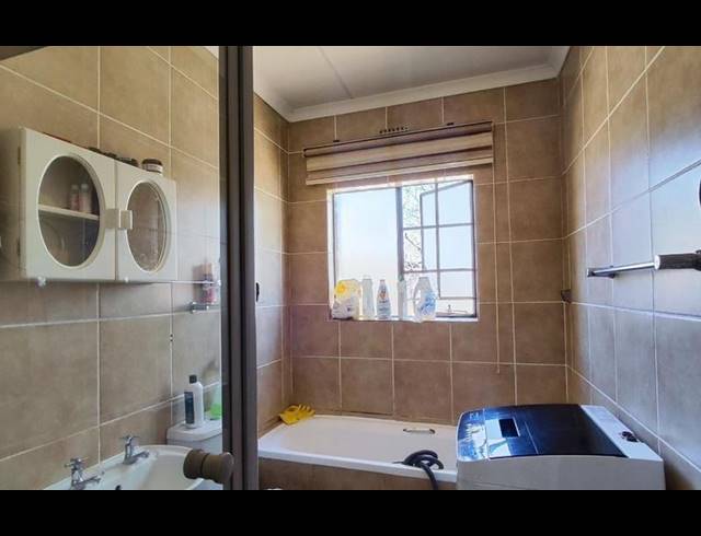 2 BEDROOM APARTMENT FOR SALE IN RAND COLLERIES